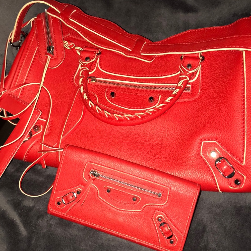 Preloved red hot balenciaga set - Picture 4 of 4